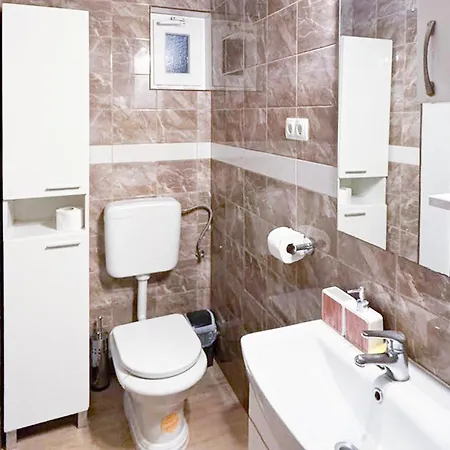 2 Bedroom Stunning In