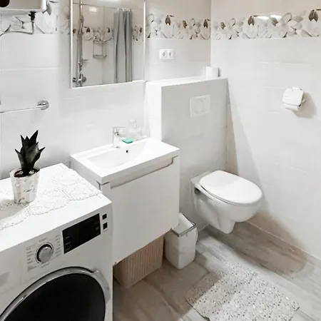 דירה 2 Bedroom Stunning In
