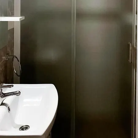 2 Bedroom Stunning In דירה